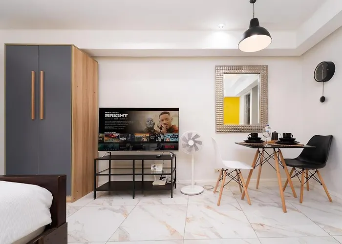 Greenbelt Makati With Balcony & Park Views Apartment Manila