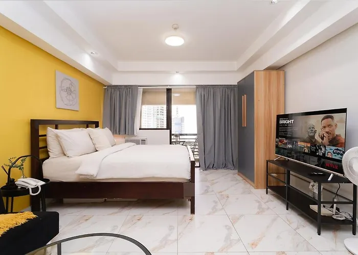 Greenbelt Makati With Balcony & Park Views Manila